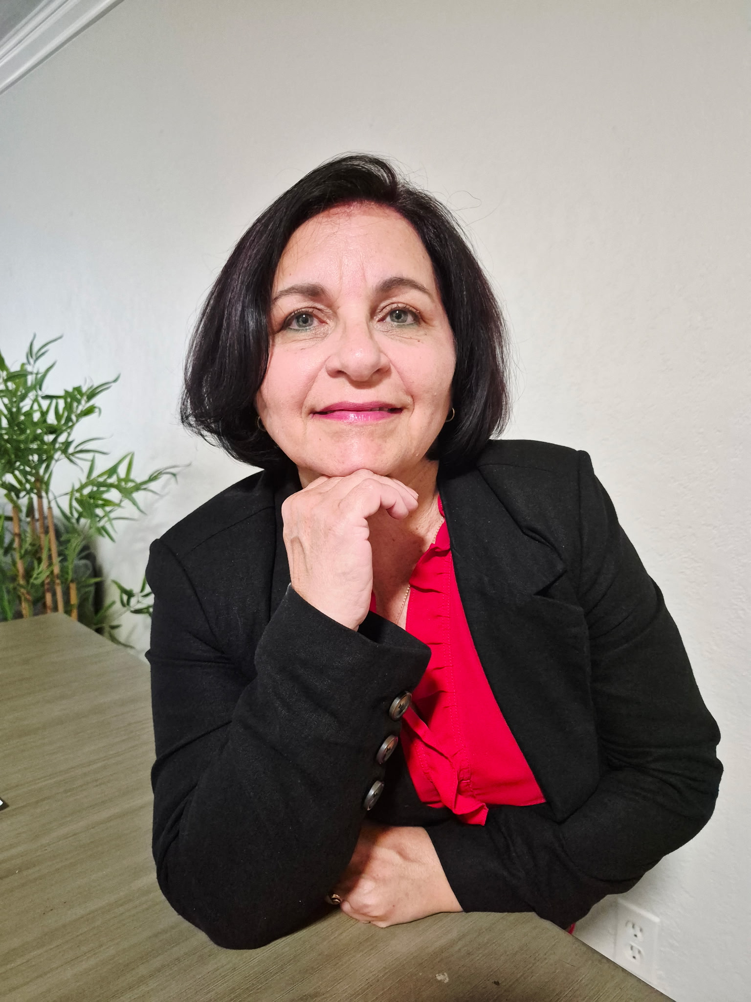 Maria del Pilar Aguila, Independent