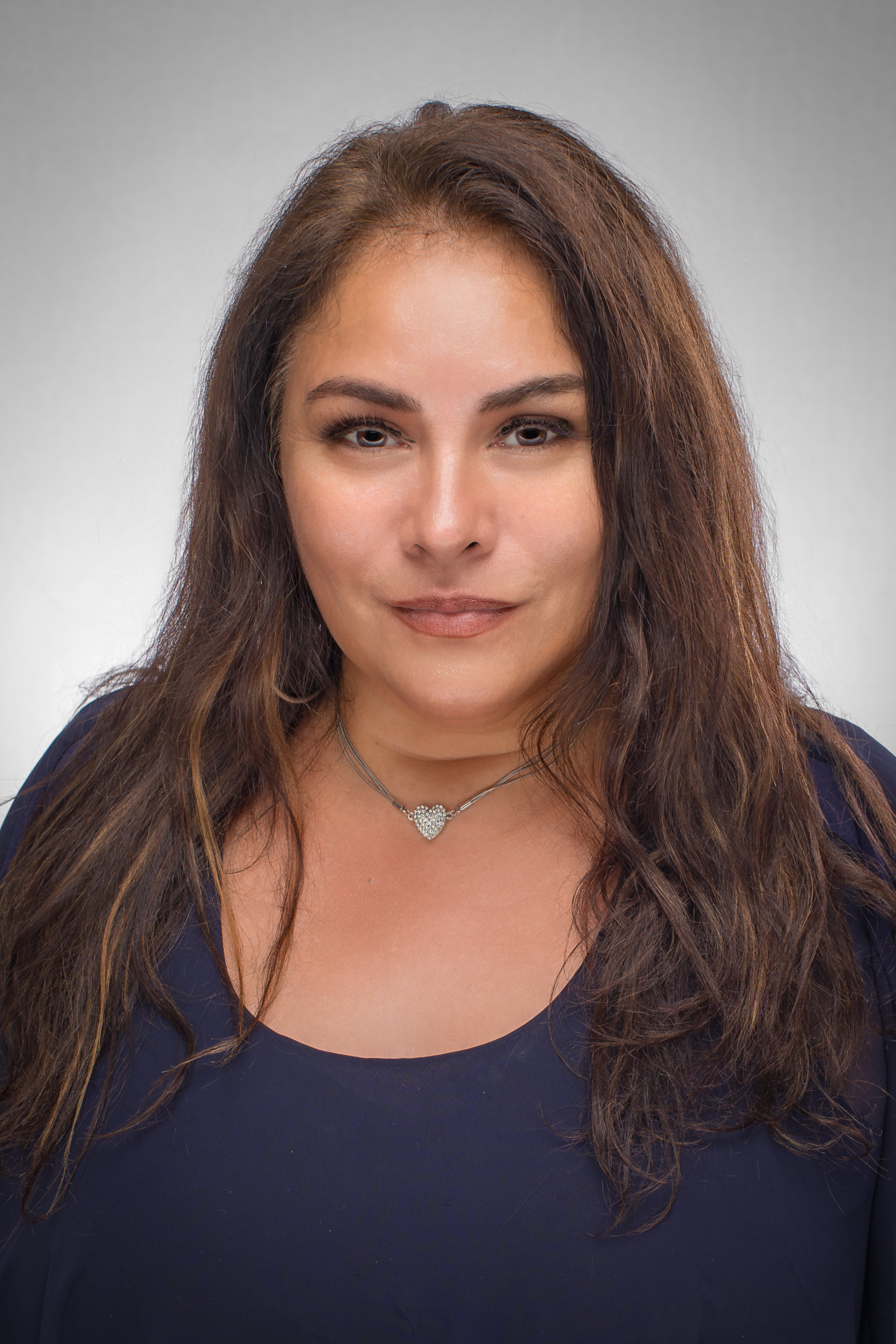 Evelyn Hoyos, Independent